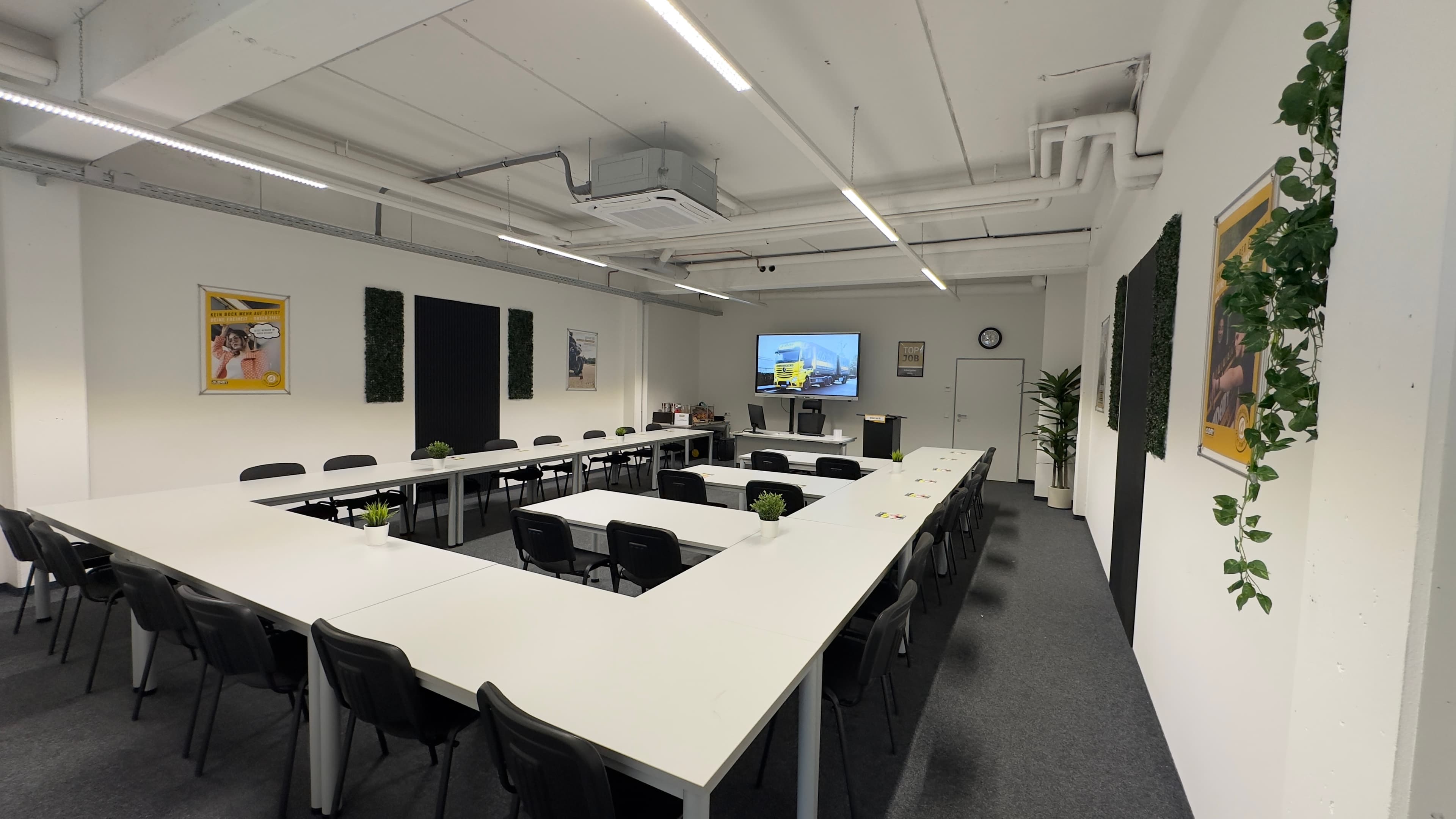 Unser neuer Schulungsraum ist fertig!